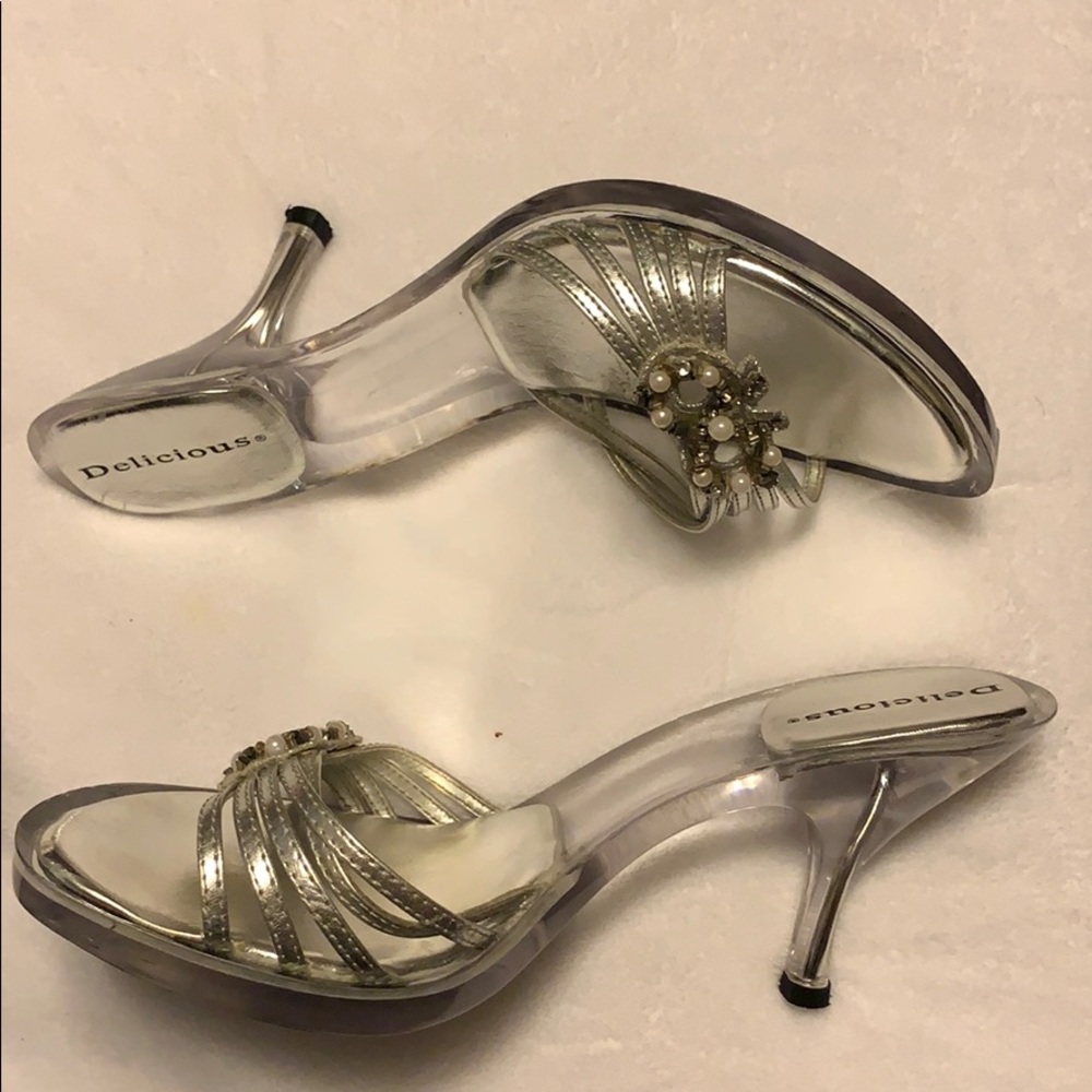 Silver open back pump heel